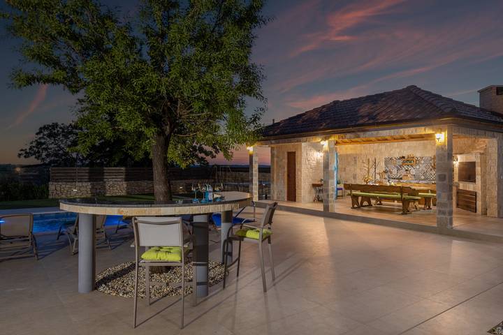 Villa für 8 Personen, mit Garten und Terrasse, mit Haustier in Dalmatien - 4