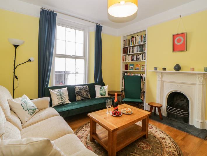 Cottage for 7 people, with garden, with pets in Teignmouth