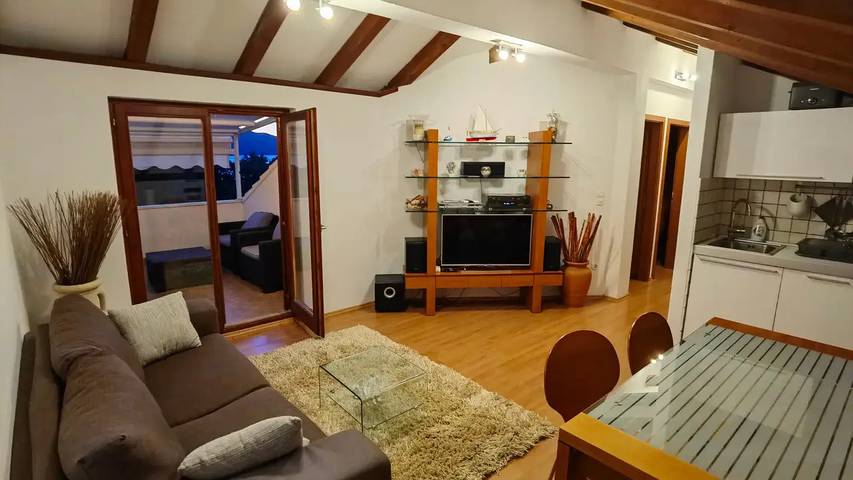 Gîte pour 4 personnes, avec piscine et terrasse à Stari Grad - 3