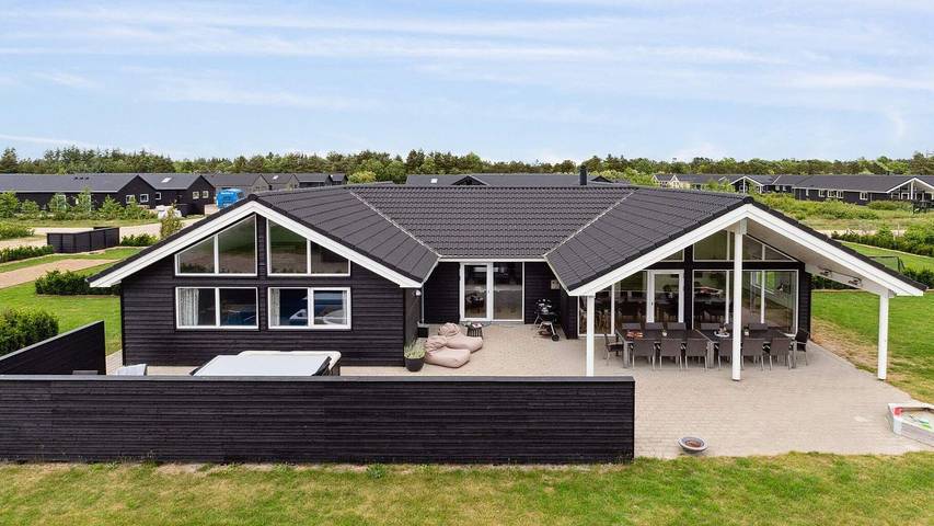 Ferienhaus für 18 Personen in Houstrup Strand