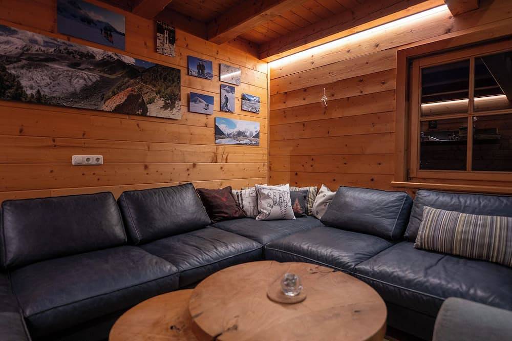 Luxuriöses Ferienhaus für 10 mit privatem Pool in Piesendorf, Pinzgau