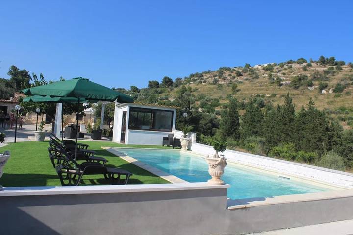 Villa per 3 persone, con giardino, con animali domestici in Noto