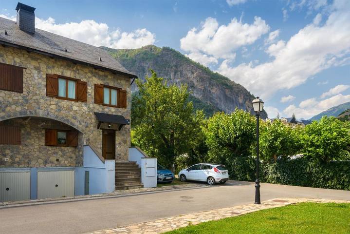 Location de vacances pour 10 personnes, avec terrasse et vue à Sallent de Gállego - 2