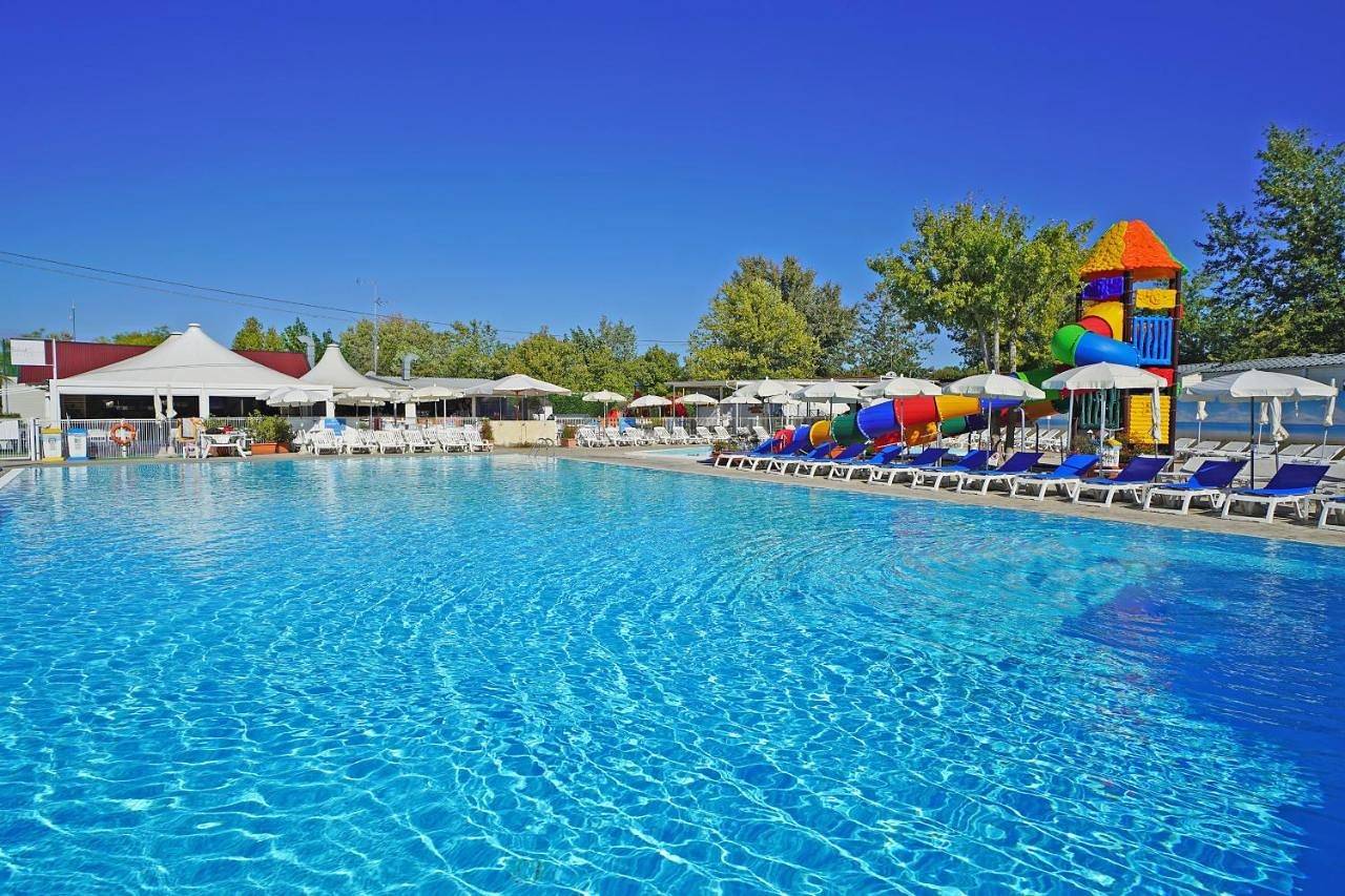 Camping Village Butterfly in Lido ai Pioppi, Peschiera del Garda
