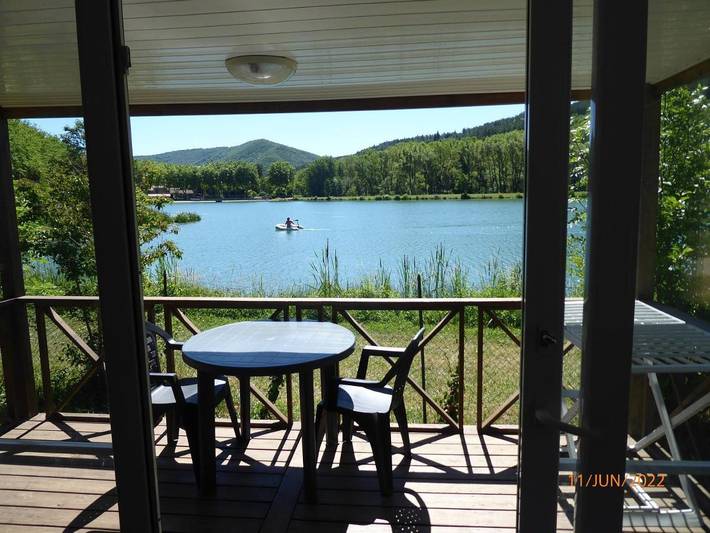 Location de vacances pour 4 personnes, avec Terrasse ainsi que Vue sur le lac et Vue à Ceilhes-et-Rocozels