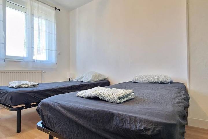 Location de vacances pour 3 personnes, avec vue et jardin à Aurillac - 2