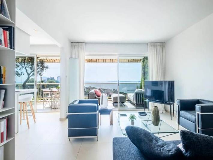 Appartement de vacances pour 4 personnes, avec piscine et balcon, adapté aux familles dans Cannes La Bocca