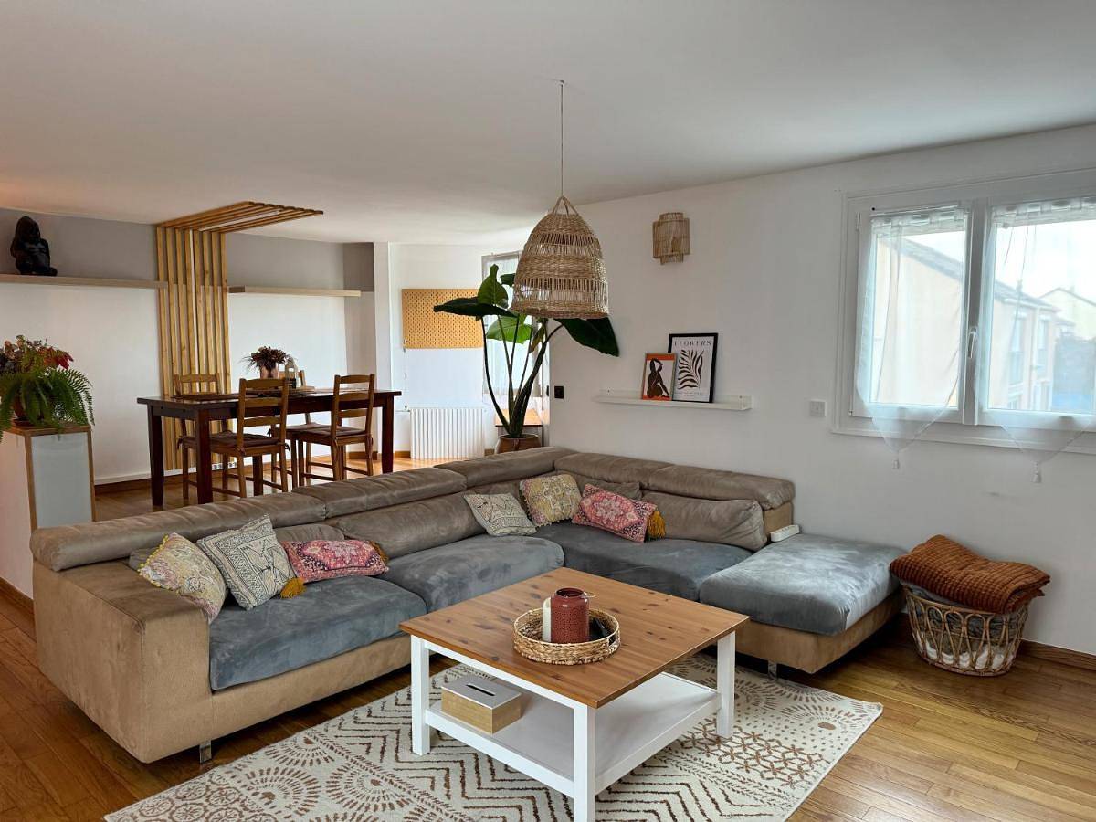 Appartement entier, One-Bedroom Apartment in Éragny, Val-d'Oise