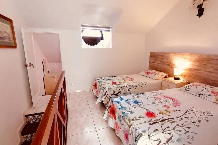 Appartement entier, Maison de vacances Americas II, duplex calme et lumineux, piscine et proche mer in Playa del Búnker (Arona), Arona