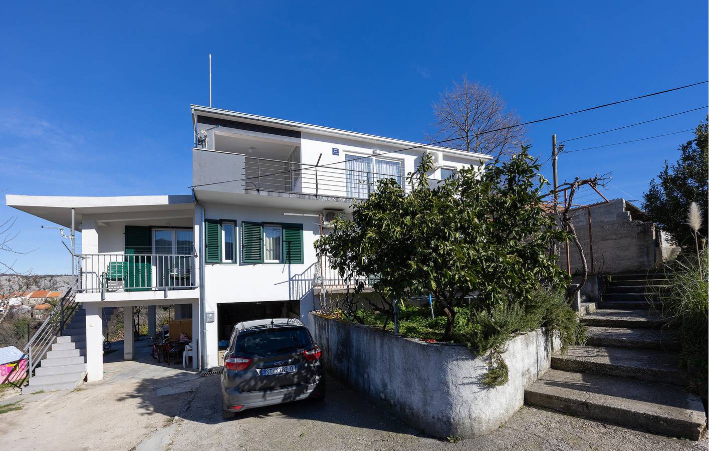 Ganze Ferienwohnung, Modernes 2-Zimmer-Apartment mit WLAN und Terrasse, 700 m vom Fluss Cetina entfernt in Slime, Dalmatinisches Zagora
