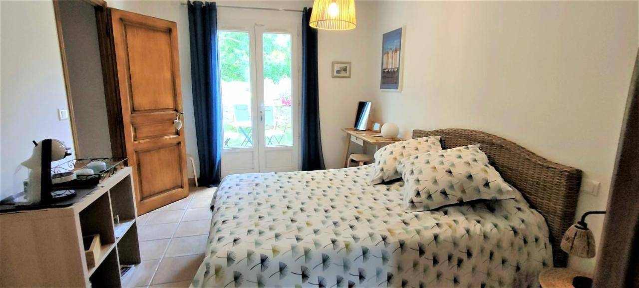 Double Room in Saint-Zacharie, Côte méditerranéenne (France)