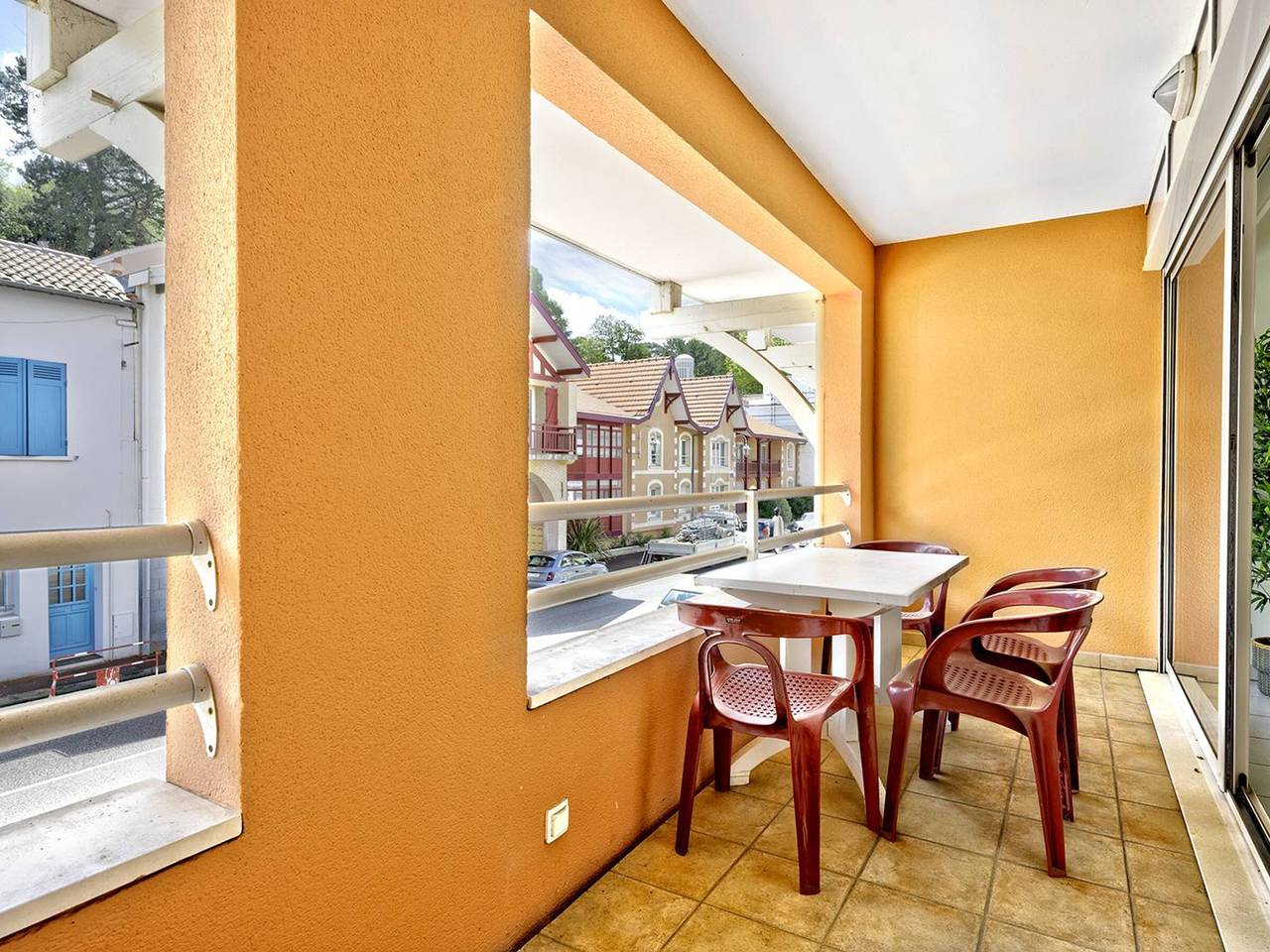 Appartement entier, T3 Confortable à Arcachon Centre avec Loggia, Parking et Clim, à 400m de la Plage! in Arcachon, Région d'Arcachon