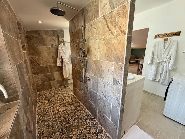 Chambre d’hôte pour 5 personnes, avec terrasse ainsi que piscine et jardin, animaux acceptés à Bédoin - 2