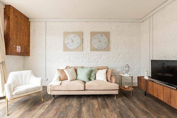 Barn for 2 people with yard in Dorset