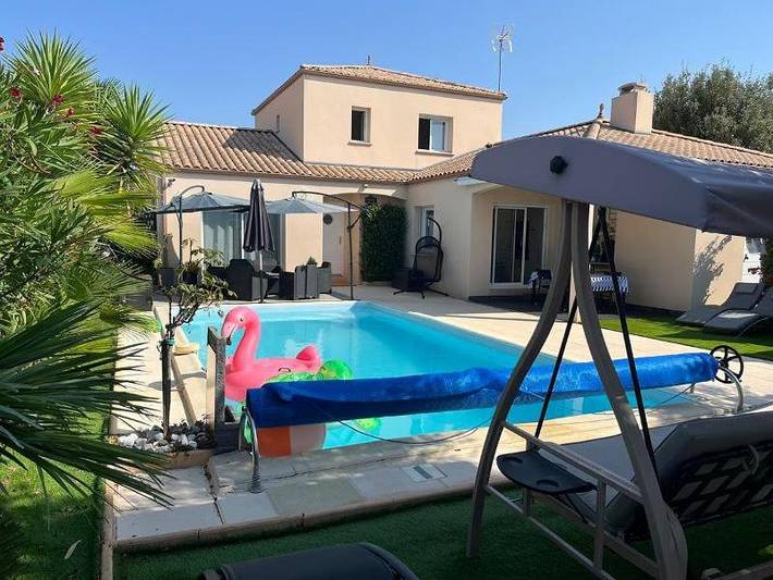 Chambre d’hôte pour 2 personnes, avec Terrasse et Jardin ainsi que Piscine et Vue