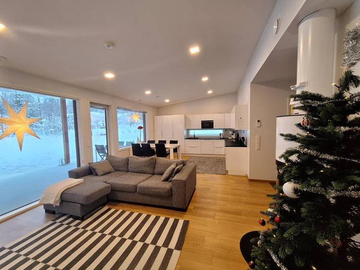 Ferienhaus für 9 Personen, mit Sauna und Ausblick sowie Garten - 1