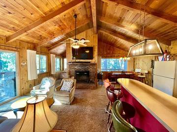 Log Cabin for 8 Guests in Running Springs, San Bernardino County, Picture 1
