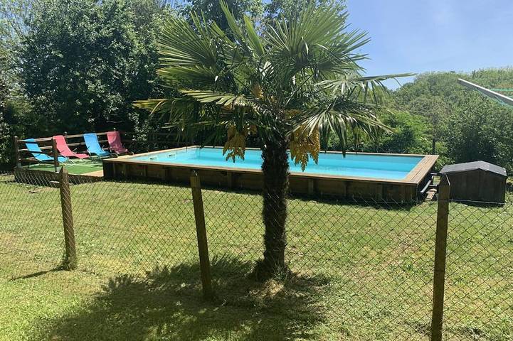 Gîte pour 10 personnes, avec jardin et terrasse, animaux acceptés à Pezuls