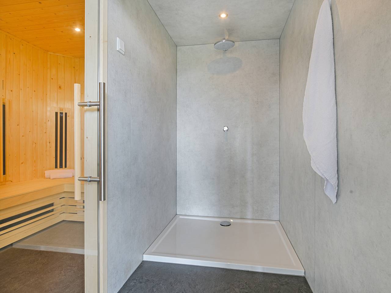 Landal Marina Resort Well — 8-persoons wellnessvilla in Bergen (Limburg), De Maasduinen National Park