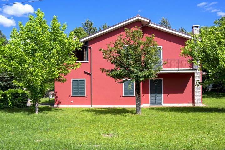 Villa Smirra by Mmega in Cagli, Valle del Metauro