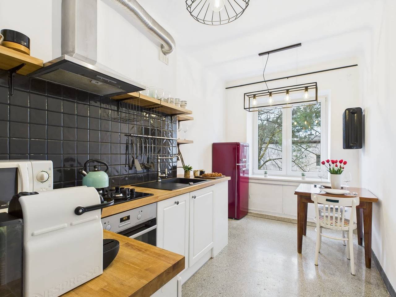 Ganze Ferienwohnung, Well-connected Studio | Close to Metro, Smart Tv in Bielany, Warschau