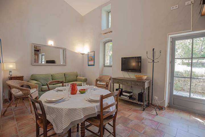 Gîte pour 4 personnes, avec jardin et piscine à Saint-Martin-de-Castillon - 2