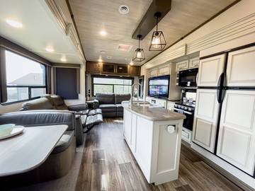 Mobile Home for 10 People in Northern California, North Coast, Photo 2