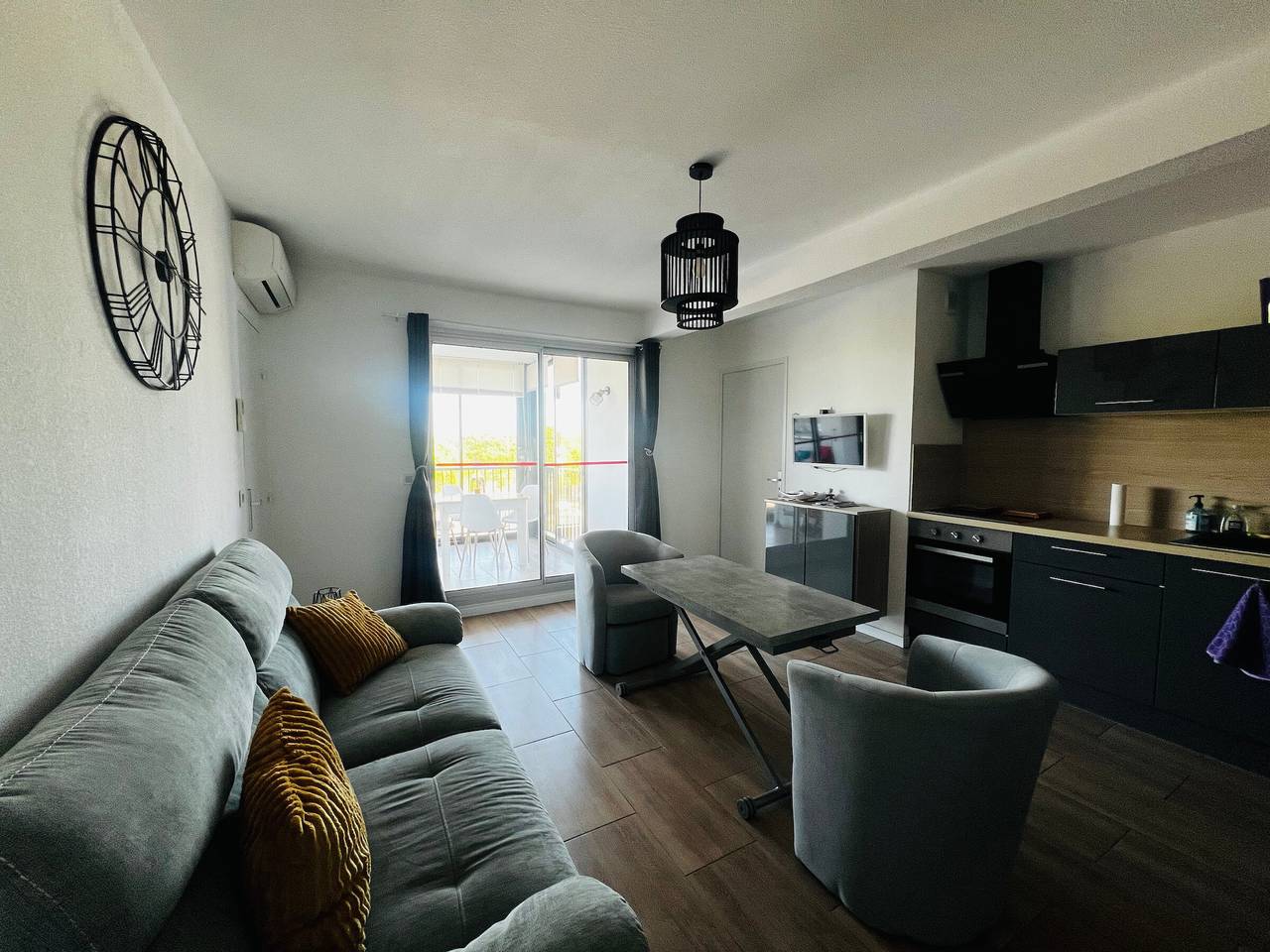 Entire apartment, 2-Bedroom Apartment in Argelès-sur-Mer with Parking and Air Conditioning in La Côte Vermeille, Argelès-sur-Mer
