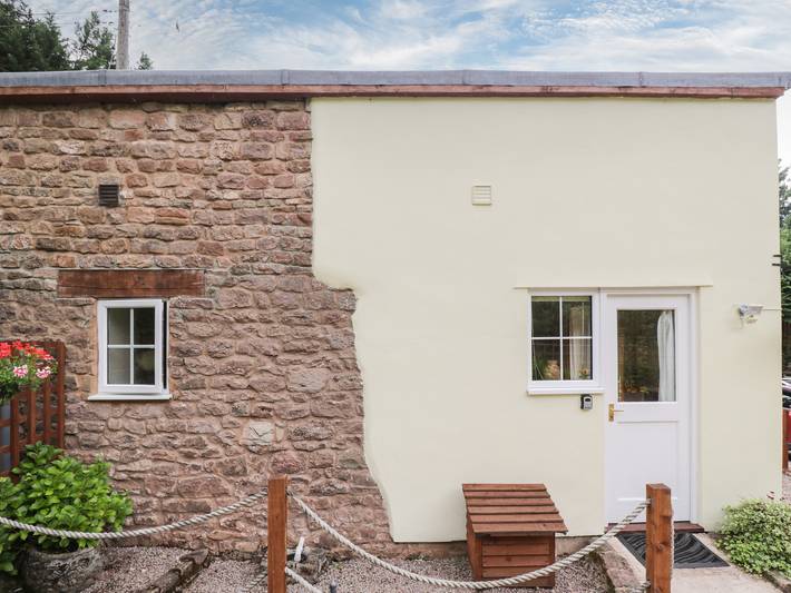 Log cabin for 2 people, with garden in Forest of Dean