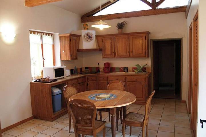Gîte pour 5 personnes, avec terrasse et jardin