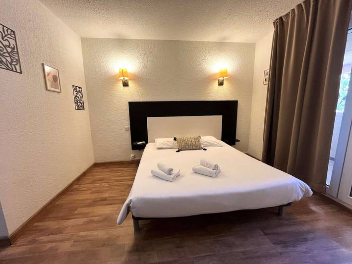 Gîte pour 2 personnes, avec terrasse et piscine à Saint-Florent - 2