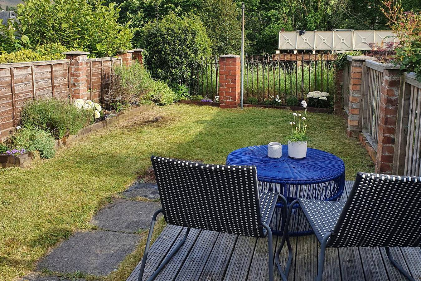 Llangollen 1-Bed Cottage, Sleeps 2 with Parking in Llangollen, Denbighshire