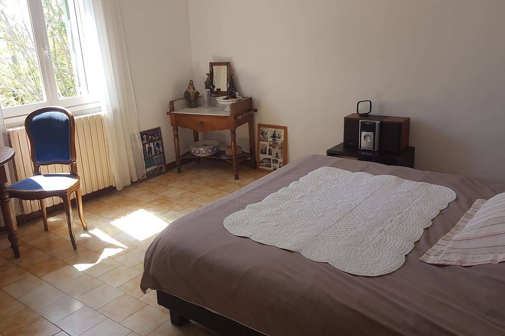 Alquiler de casa con piscina, parque natural de Luberon, cerca de Lourmarin in Puyvert, Parque natural regional del Luberon