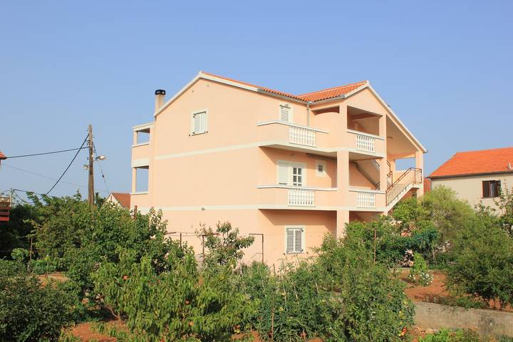 Ganze Wohnung, 1-Zimmer-Ferienwohnung mit Terrasse und Meerblick Kraj, Pasman -b in Kraj, Pasman