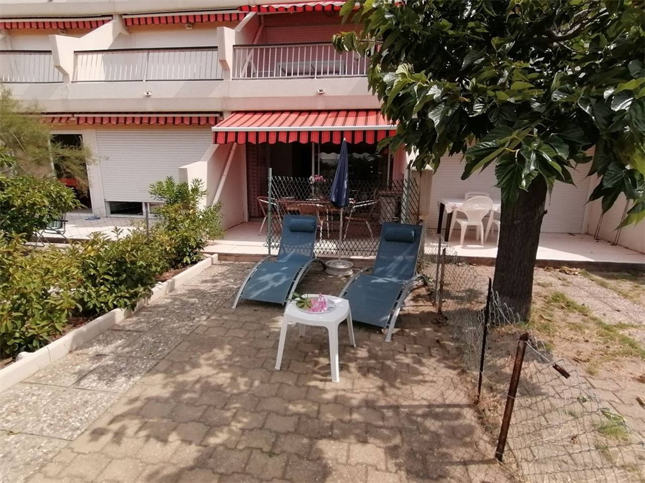 Entire studio, Air-conditioned studio cabin near beach, 4 pers. with parking - Port Camargue in Port Camargue, Le Grau-du-Roi