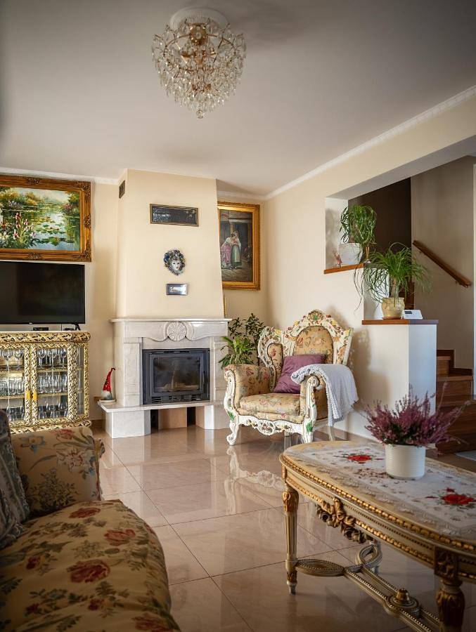 Villa für 7 Personen, mit Ausblick und Garten - 1