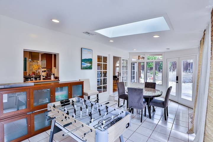 Vacation rental for 12 people, with yard in Orange (CA)