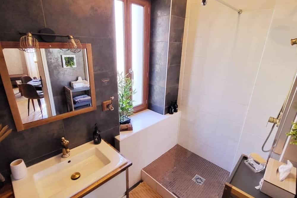 Entire apartment, Gardenhill.Familly 2 Bedroom in Argelès-Gazost, French Pyrenees