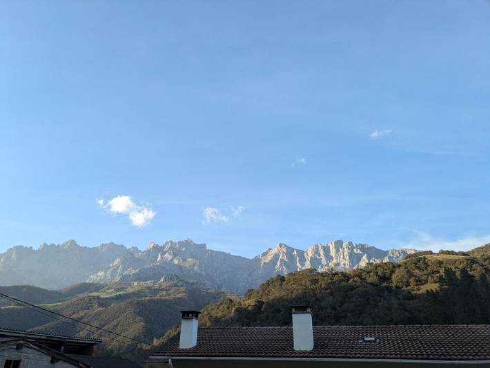 Casa rural para 8 personas, con vistas y jardín en Parque Nacional de Los Picos de Europa - 2