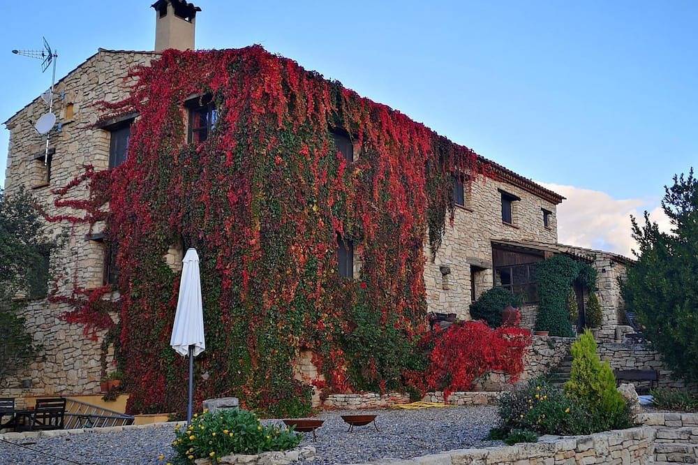More from lárlequí - Entire farmhouse in Montblanc (Spain), Tarragona Province