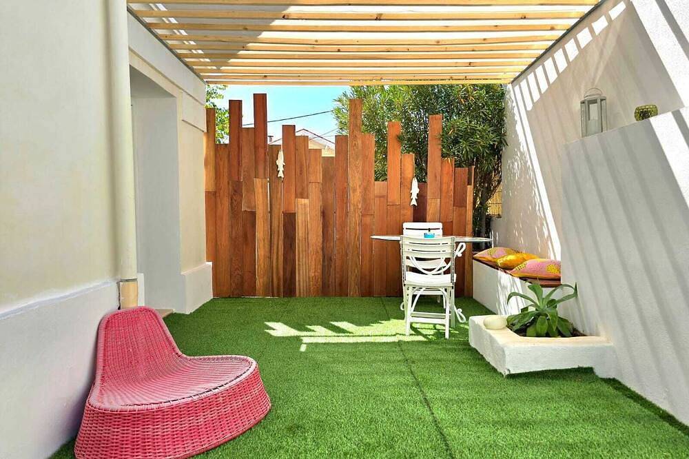 Entire apartment, Studio with separate entrance in Toulon, Toulon region