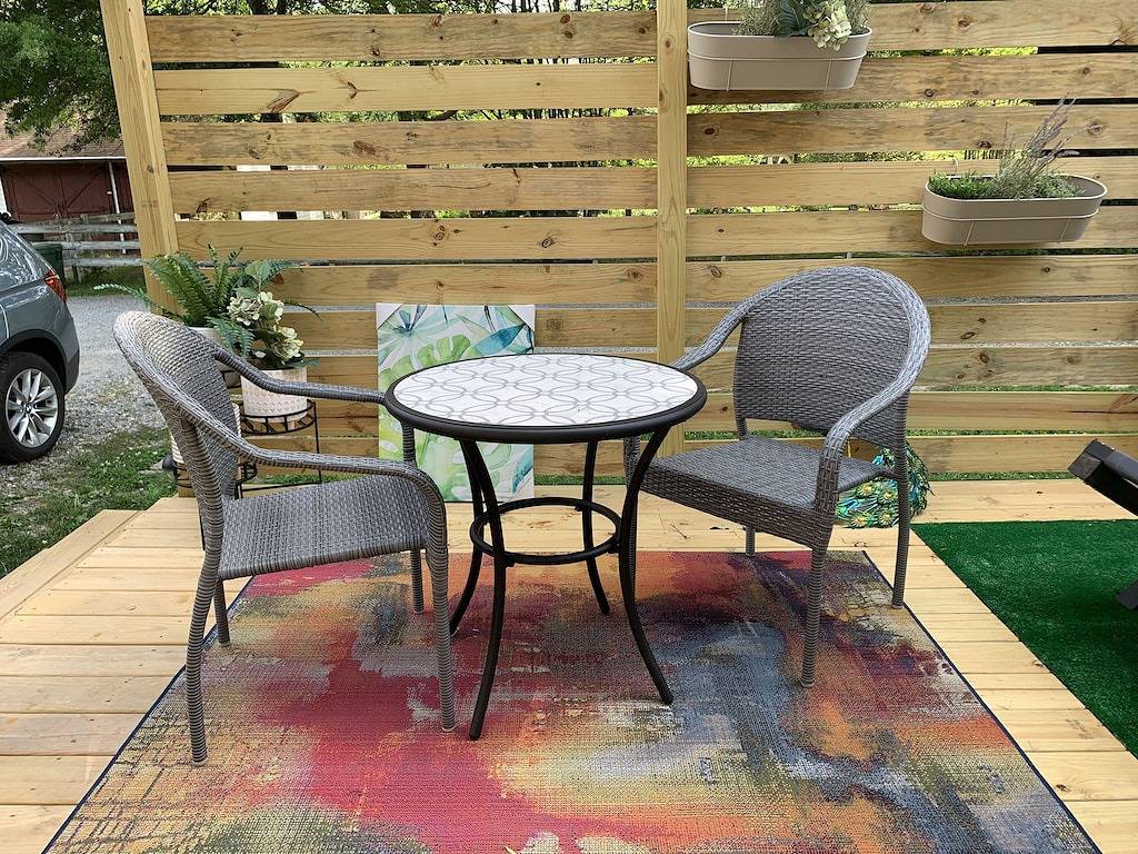 Ganze Wohnung, 2 Person Hot Tub on Private Deck, 2 mi to Dt Hendersonville/Flat Rock, King Bed in Hendersonville, Henderson County (NC)