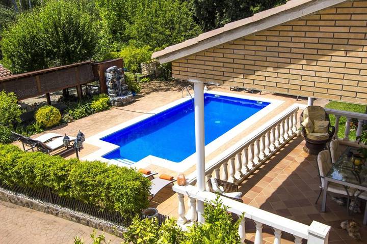 Casa rural para 9 personas, con Terraza además de Jardín y Piscina en Viladecaballs - 2