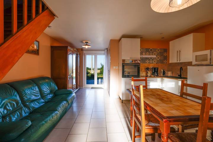 Petite maison "Gite Triskel" avec terrasse privée, jardin partagé et Wi-Fi in Cast, Région de Châteaulin
