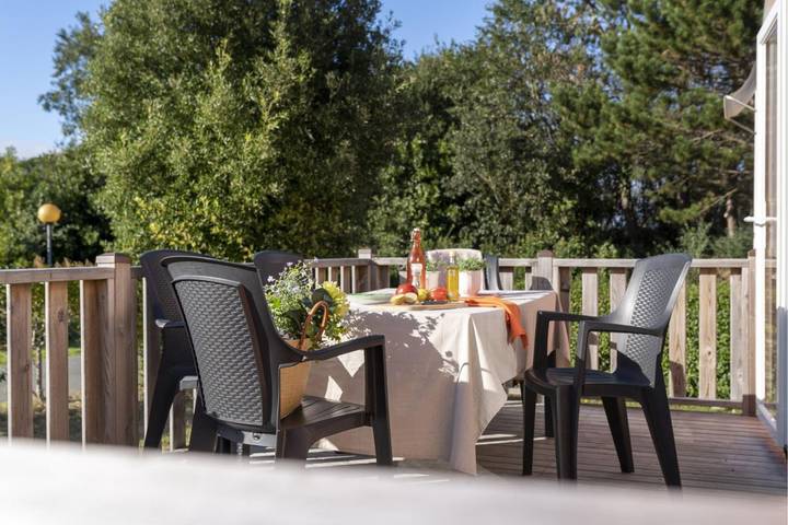 Camping pour 5 personnes, avec terrasse ainsi que piscine et jardin, animaux acceptés à Perros-Guirec - 2