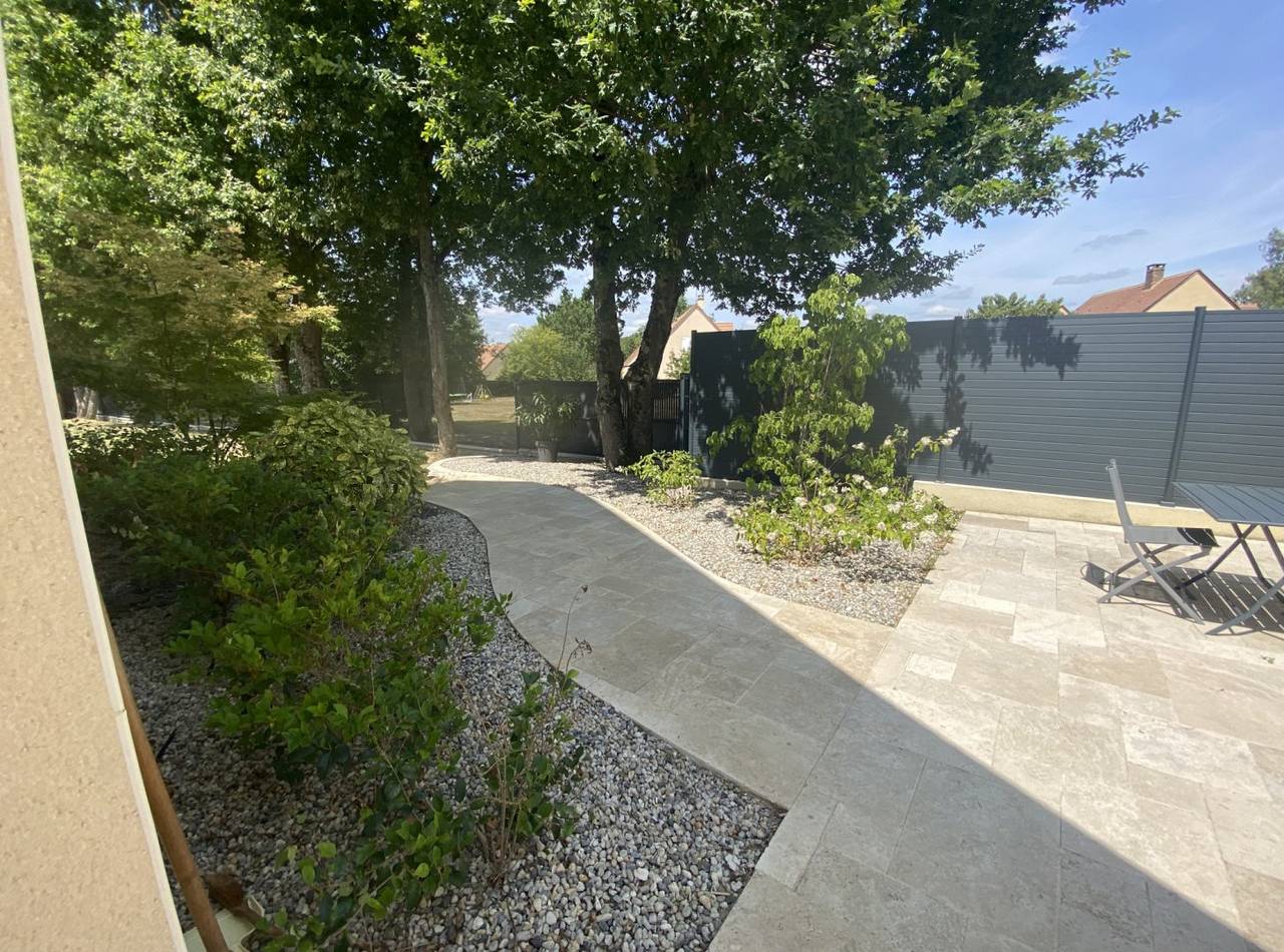 Studio entier, Logement neuf et indépendant, proche du Mans in Parigné-l'Évêque, Sarthe