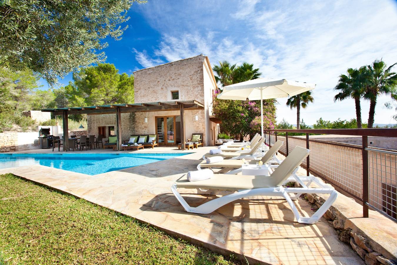 Eingebettet in die Natur und mit Pool - Villa Can Rafal in Cala Bassa, Sant Josep de sa Talaia