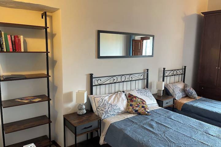 Tranquil retreat close to beach Taormina. Triple room in 1800's casale with pool in Fondachello, Mascali