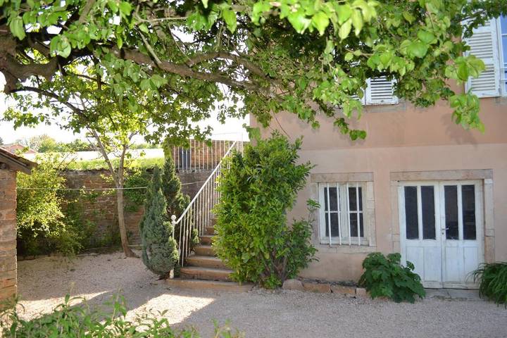 Gîte pour 6 personnes, avec jardin et terrasse dans Laizé