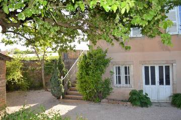 Gîte pour 6 personnes, avec terrasse et jardin dans Laizé